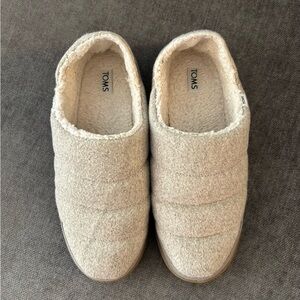 TOMS Cozy Slip-Ons